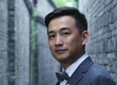 娱乐君吃瓜黄磊微博,娱乐圈最新热点揭秘